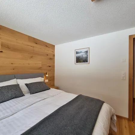 Riverside 2nd Floor North 아파트 *